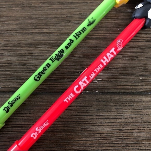 Dr. Seuss: Green Eggs and Ham & Cat in the Hat pen set. - Picture 2 of 5